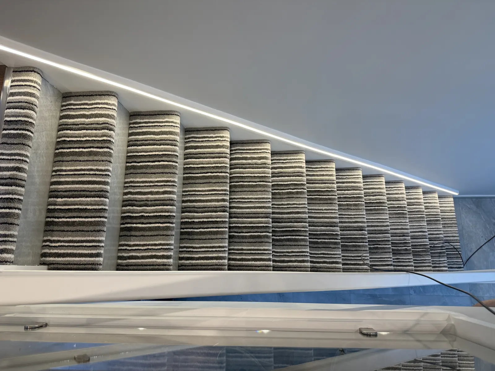 Professional carpet installation 16