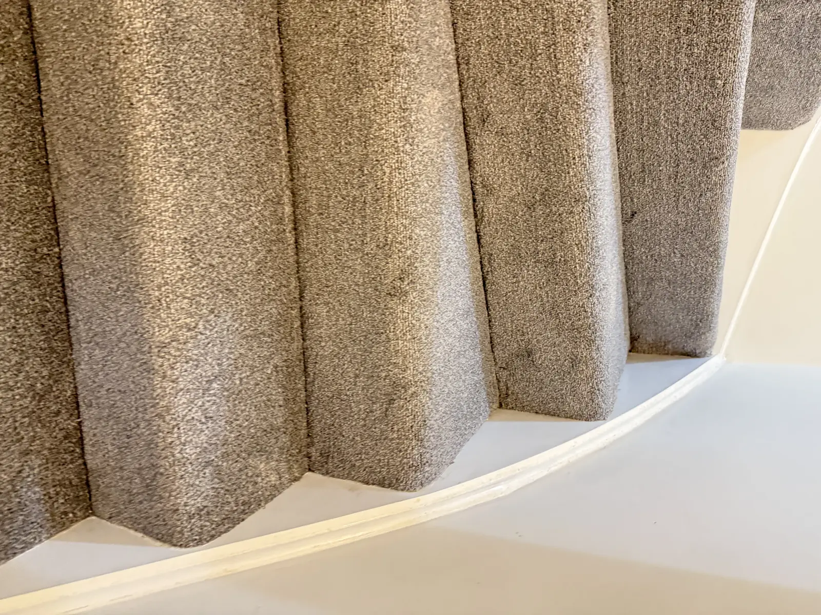 Professional carpet installation 23