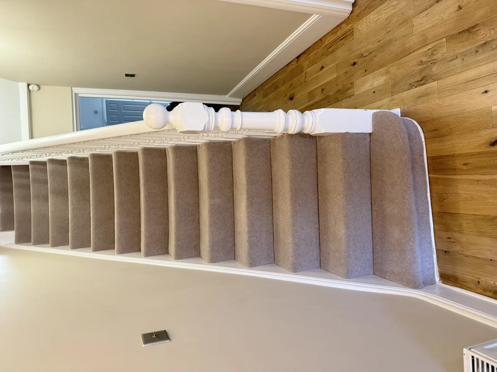 Professional carpet installation 24