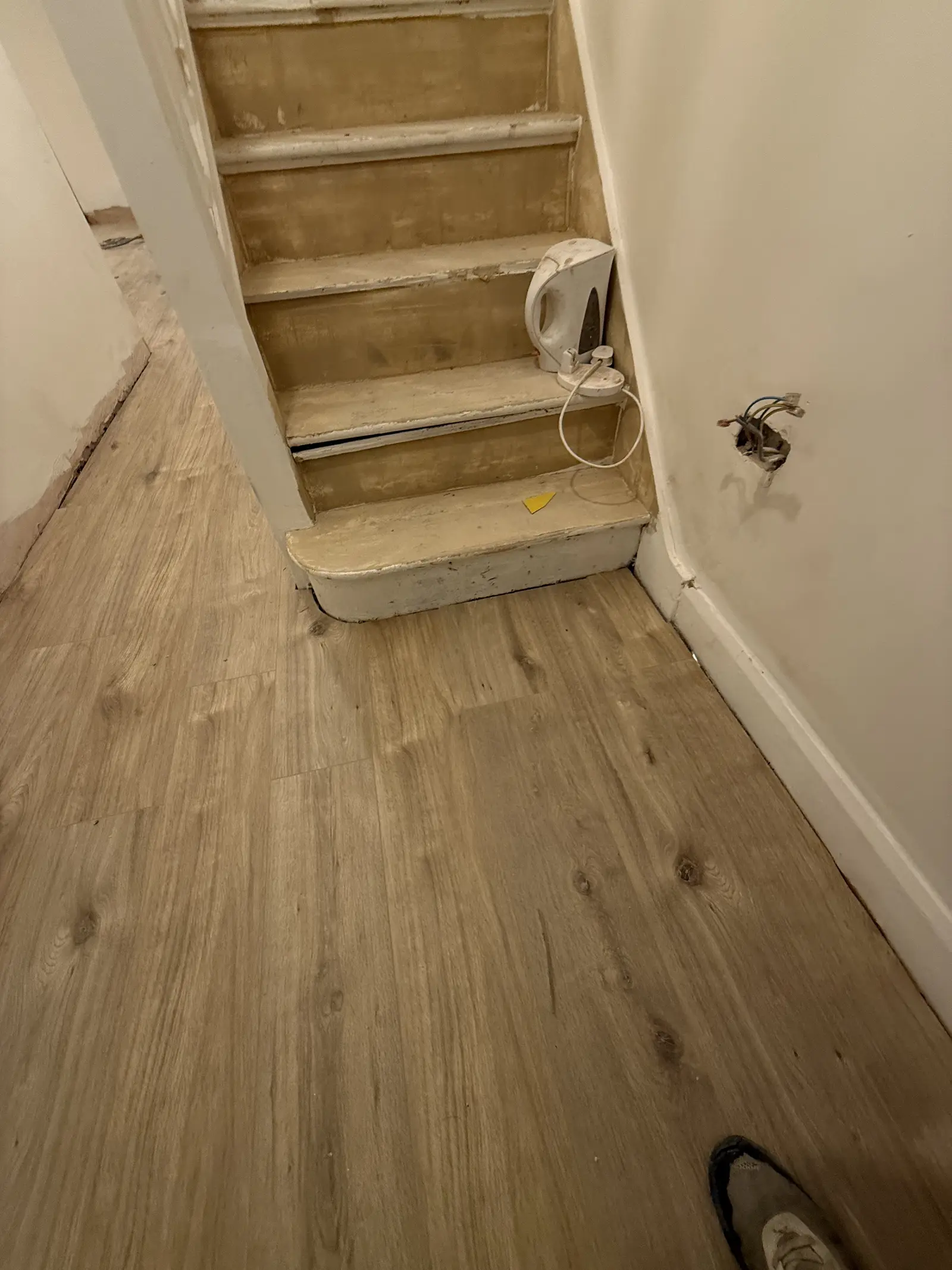 Professional laminate flooring installation 4