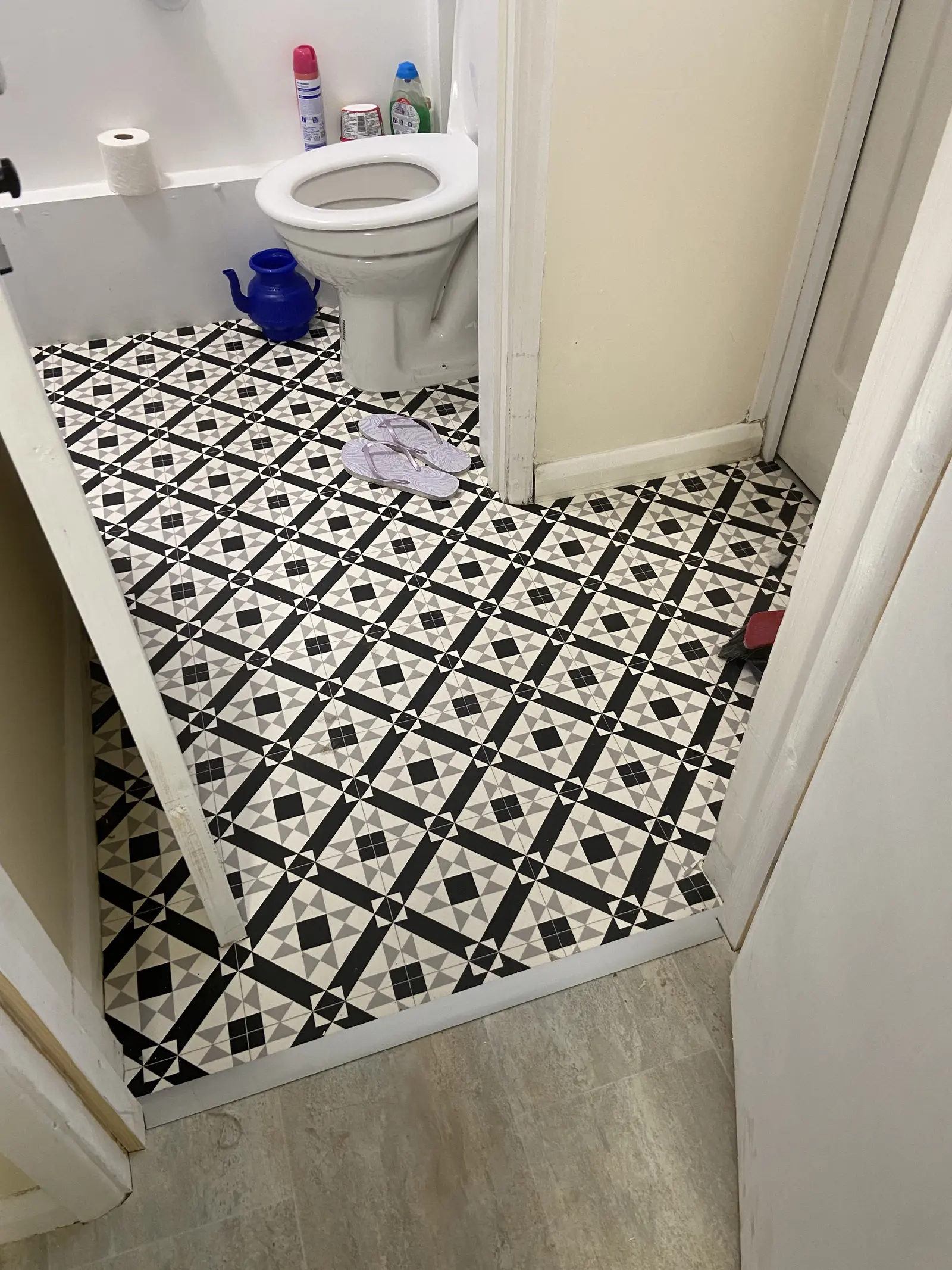 Professional vinyl flooring installation 14