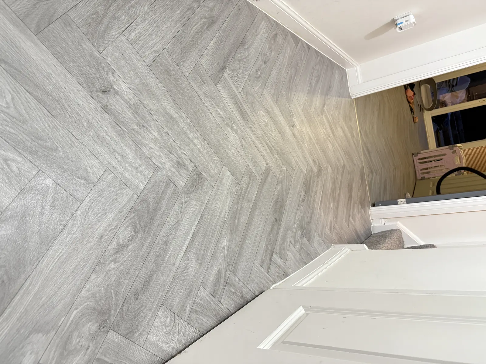 Professional vinyl flooring installation 5