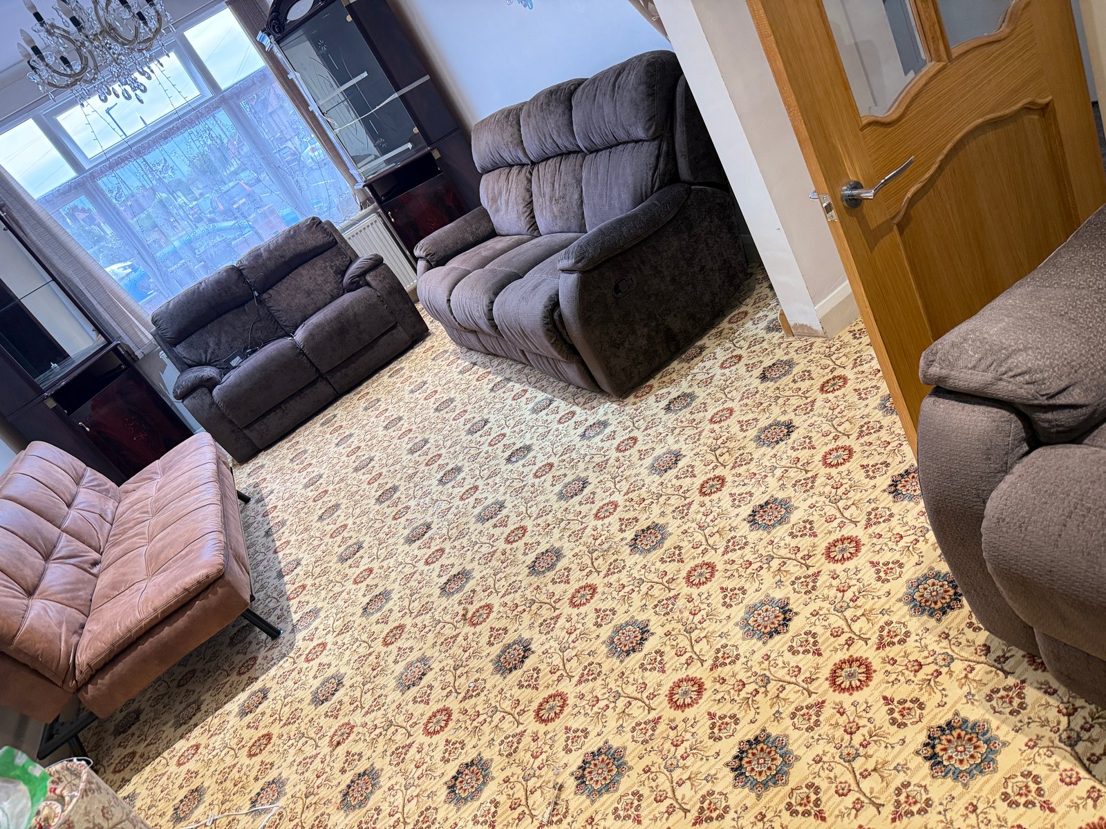 Traditional Room Carpet